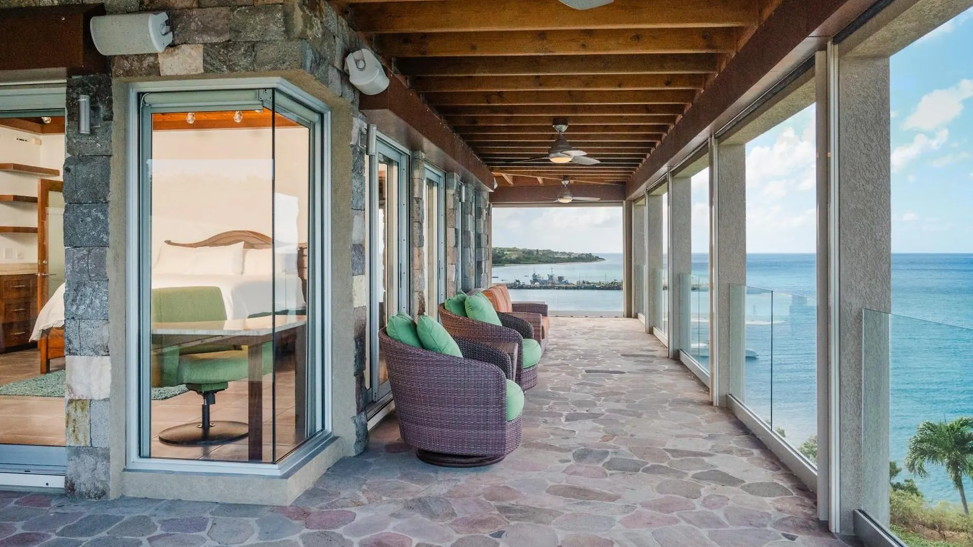 Vila Beautiful 3 Story 8,000 Sq Ft Oceanside Mansion Nevis