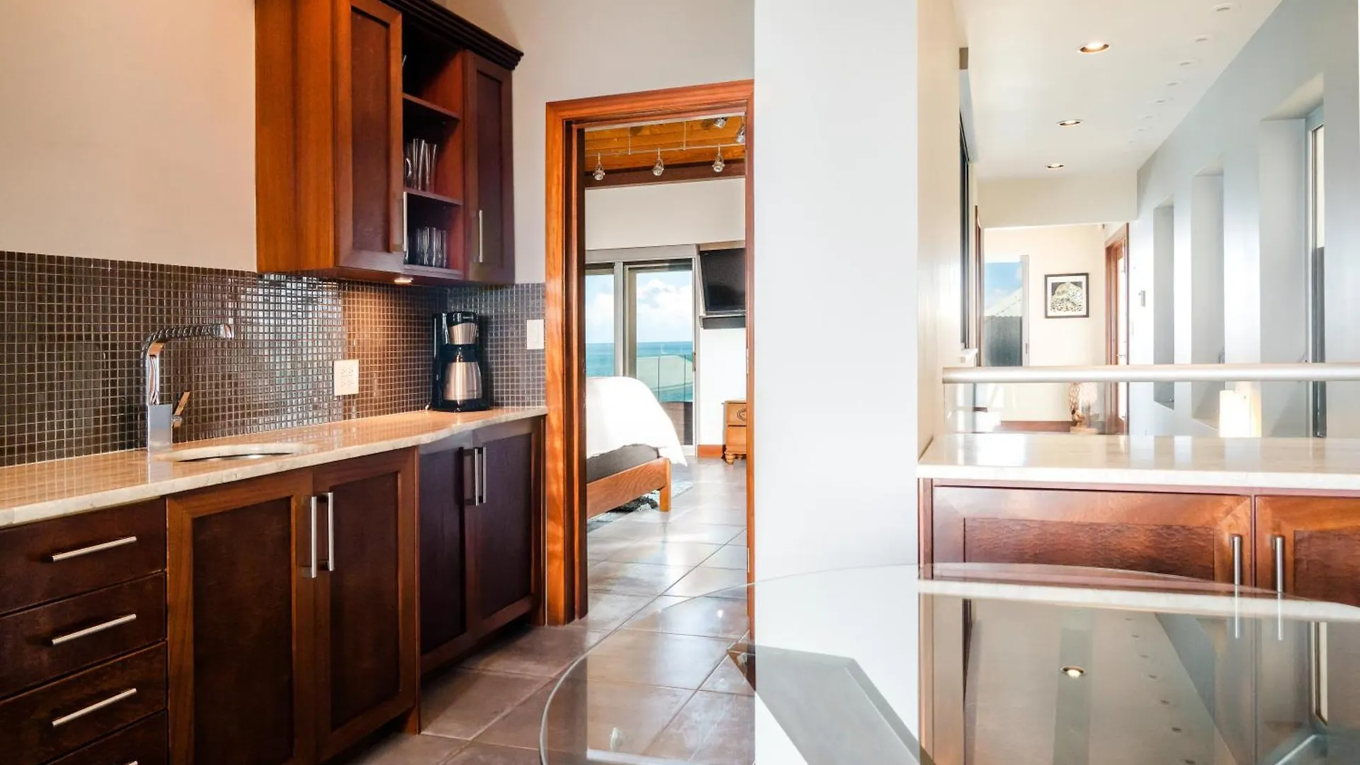 Vila Beautiful 3 Story 8,000 Sq Ft Oceanside Mansion Nevis 0*,
