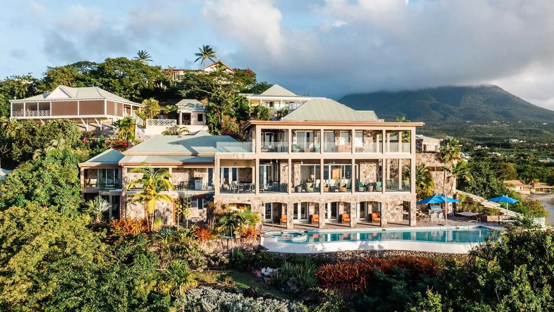Vila Beautiful 3 Story 8,000 Sq Ft Oceanside Mansion Nevis 0*,